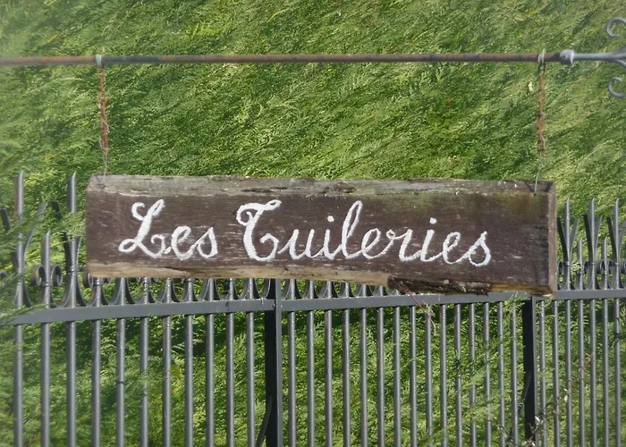 Les Tuileries Bed & Breakfast *